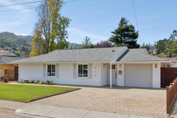 206 CARDINAL RD