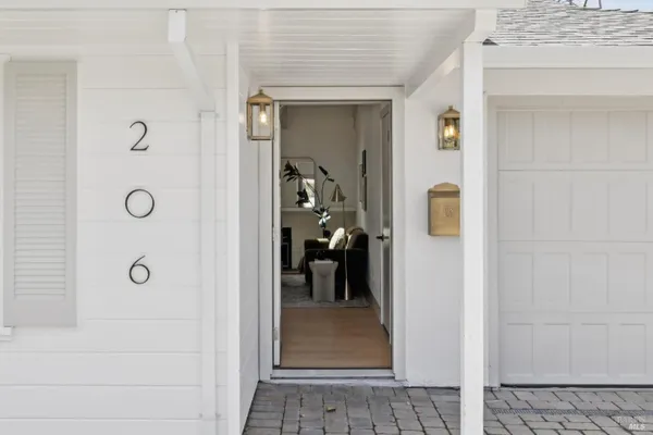 206 CARDINAL RD