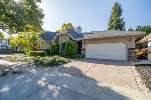 1558 CENTENNIAL CIR