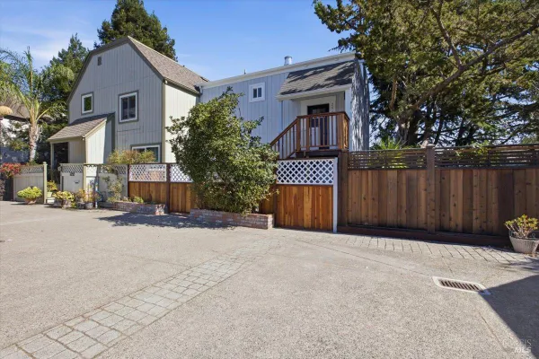 2569 TOPAZ DR
