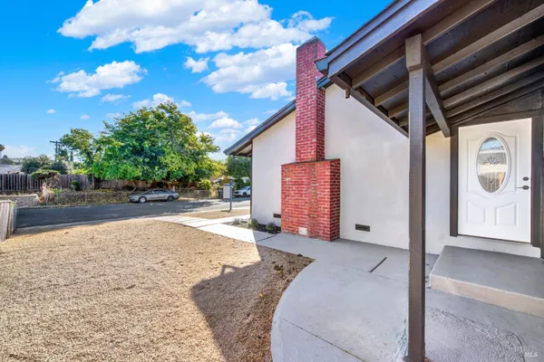 15 FALCON DR