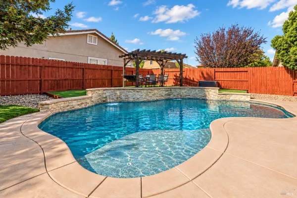 800 WESTGATE DR