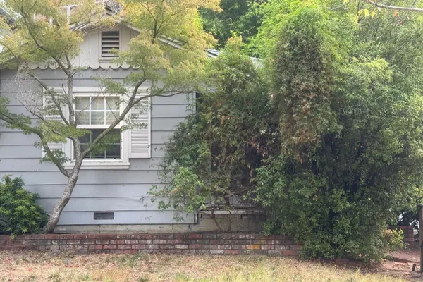 100 BROADMOOR AVE