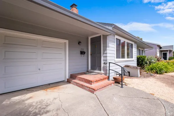 2707 SPRING CREEK DR