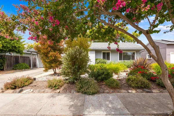 2707 SPRING CREEK DR