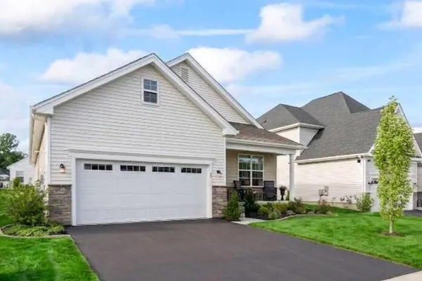 38 KEENELAND RD