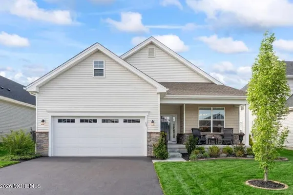 38 KEENELAND RD