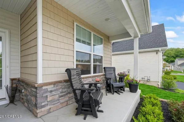 38 KEENELAND RD