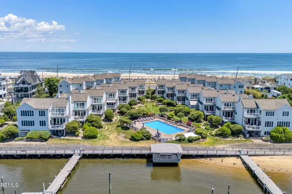 174 OCEAN AVE 4