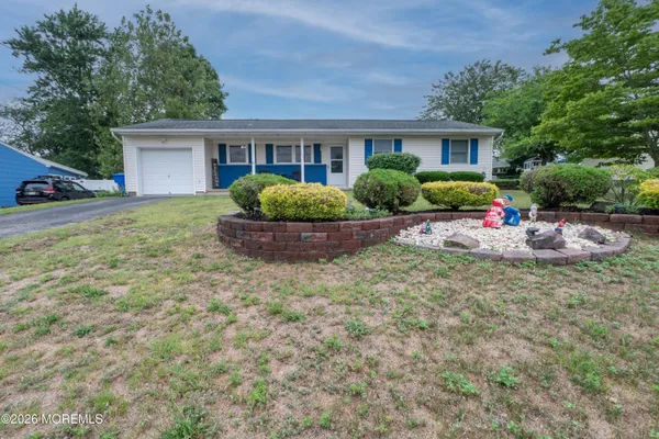1035 VALLEY STREAM RD