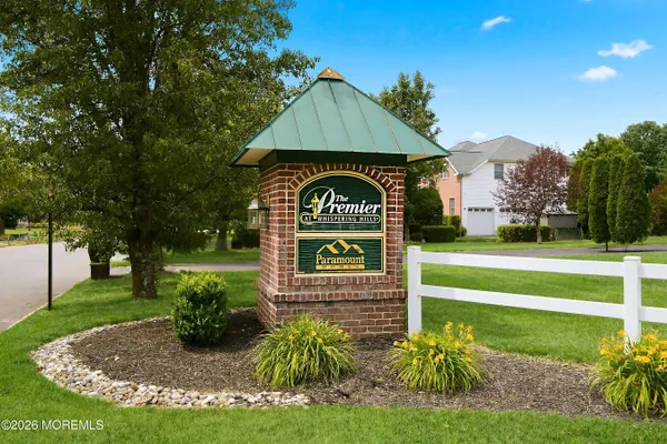 3 SHORT HILLS BLVD