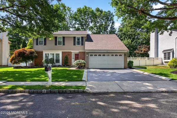 3 BRANSON DR