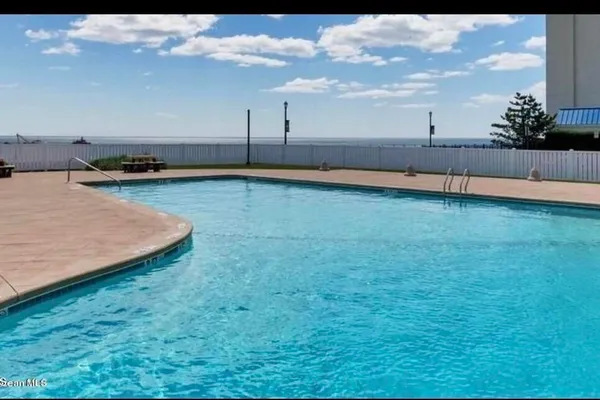 480 OCEAN AVE 7B