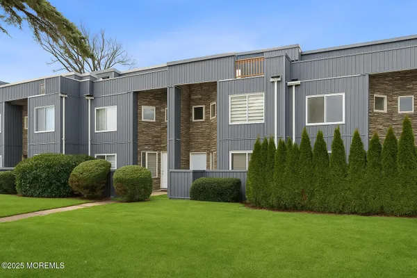 96 CEDAR AVE 6
