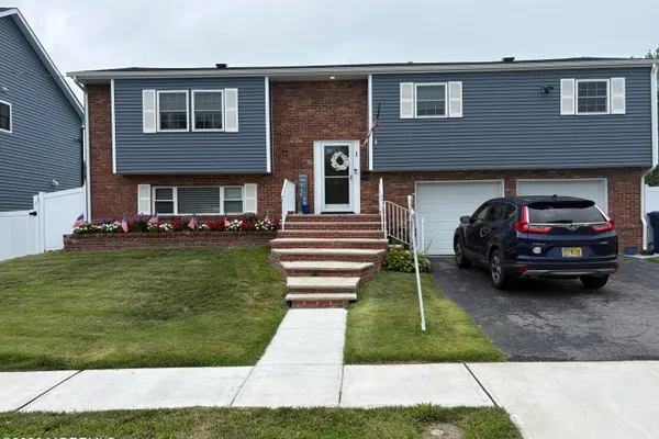 1 CHELSEA CT
