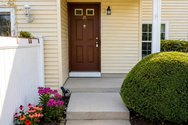 35 POWELL CT