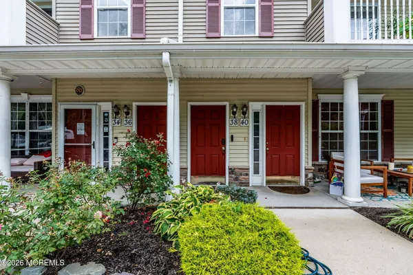 38 OXFORD CT