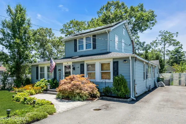 637 PROSPECT AVE