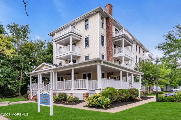 317 6TH AVE 201