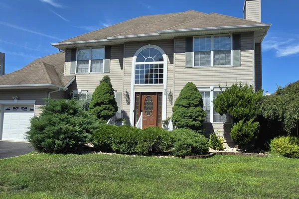 30 HERITAGE DR