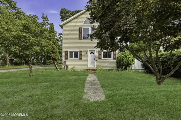 484 WOODPARK DR