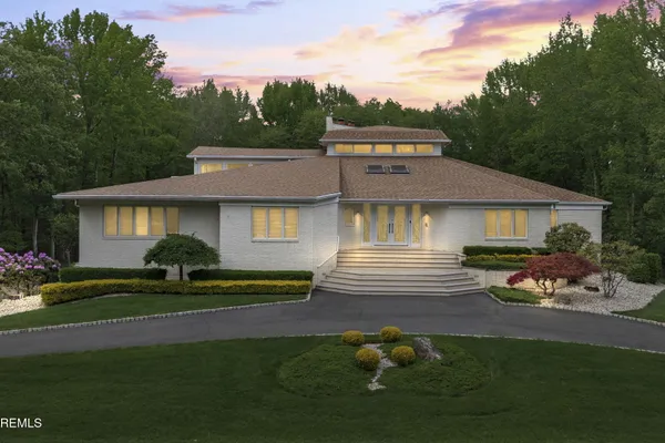 44 NIKKI CT
