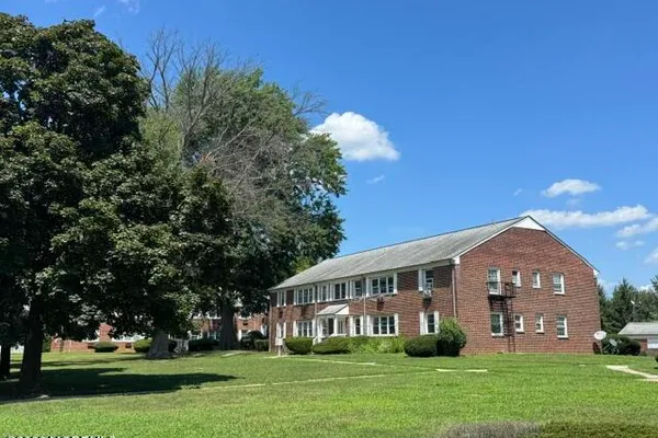 52 STONEHURST BLVD A