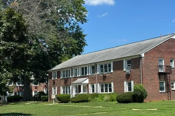 52 STONEHURST BLVD A