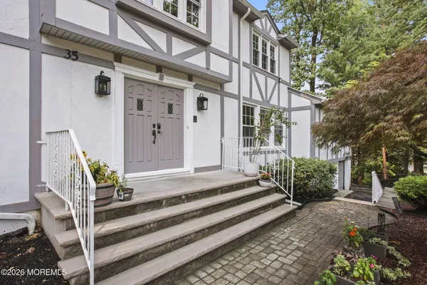 35 RUBY DR