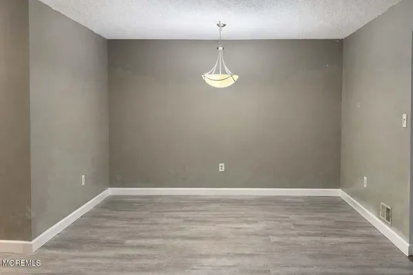 216 SAPPHIRE LN