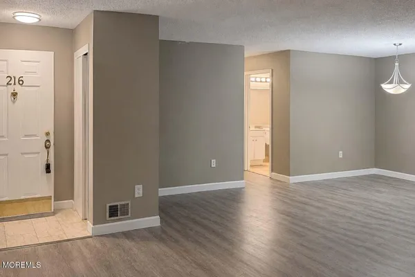 216 SAPPHIRE LN