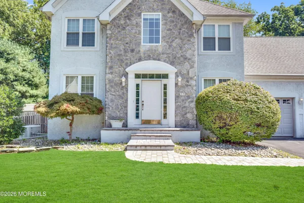 39 DANELLA WAY