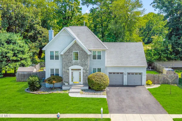39 DANELLA WAY