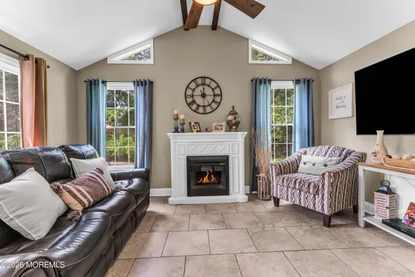 55 CONCORD CIR