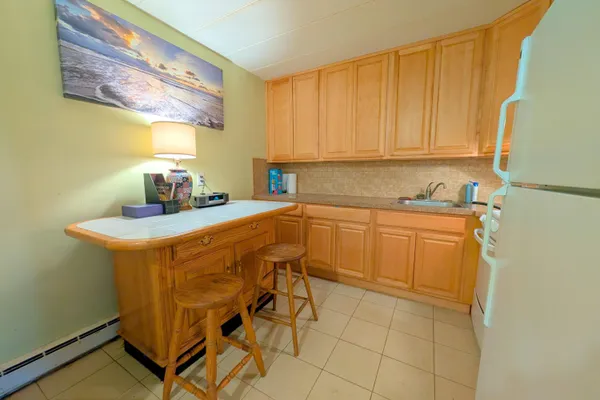 200 OCEAN PARK AVE 2K