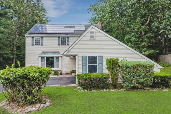 51 CLARIDGE DR