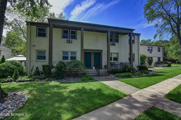 500 CLIFFWOOD AVE D2