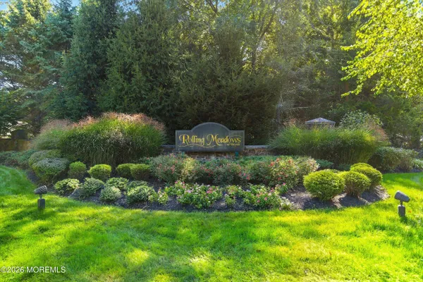 205 ROLLING MEADOWS BLVD
