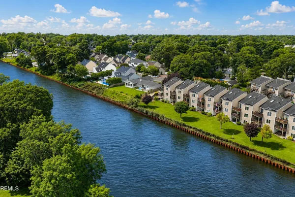 3 INTERCOASTAL WAY