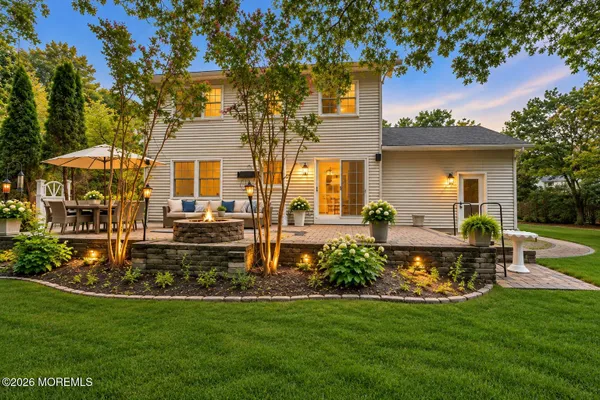 11 POLK DR