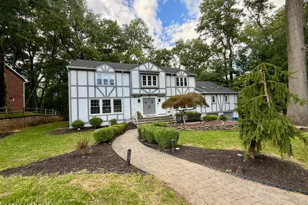 35 RUBY DR