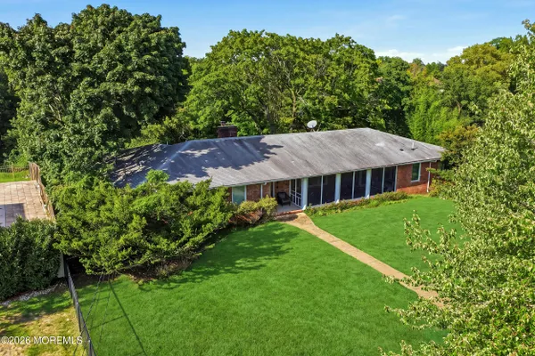 223 HOWARD AVE