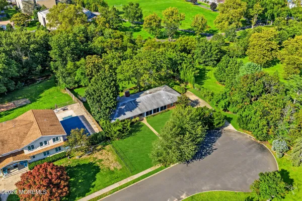 223 HOWARD AVE