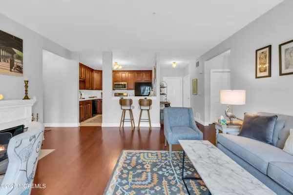 114 BLOOMSBURY DR 114