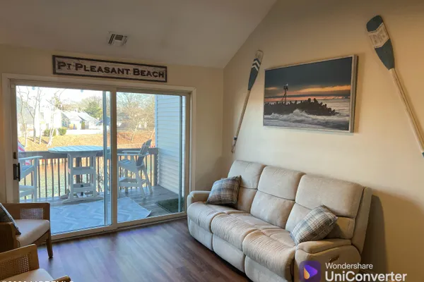 8 INTERCOASTAL WAY
