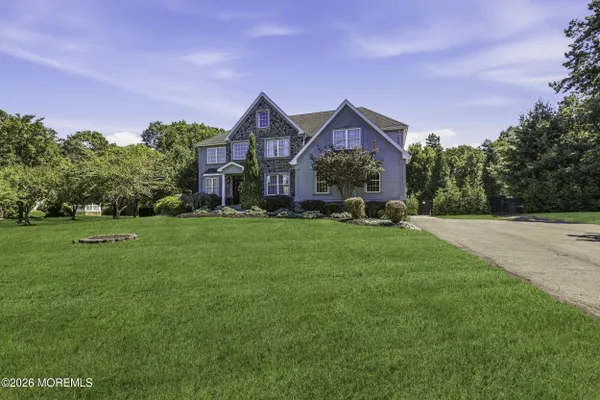 11 SWALLOW TAIL CT