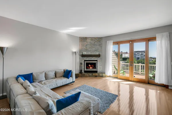 1266 OCEAN AVE 19
