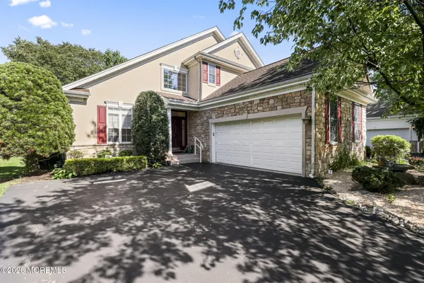 23 W PARSONAGE WAY