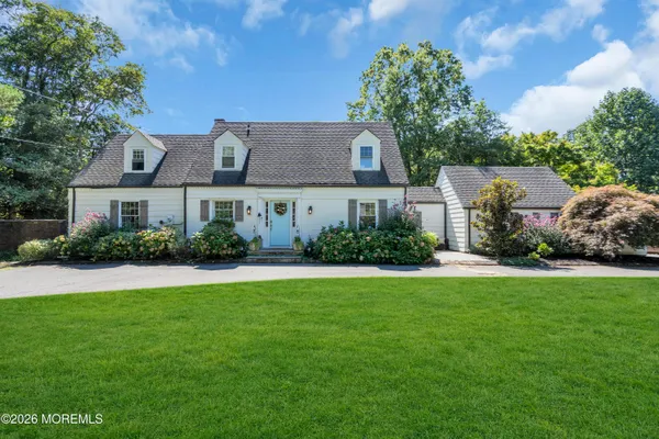 345 CHAPEL HILL RD
