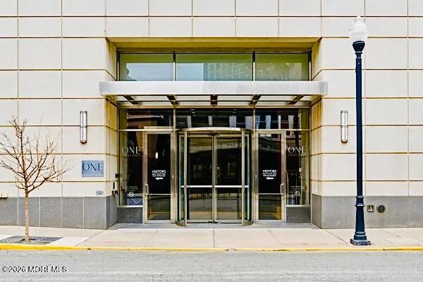 1 SPRING ST 2204